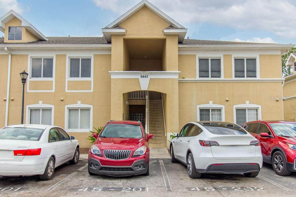 VILLAGES OF BLOOMINGDALE CONDO 6 - Residential