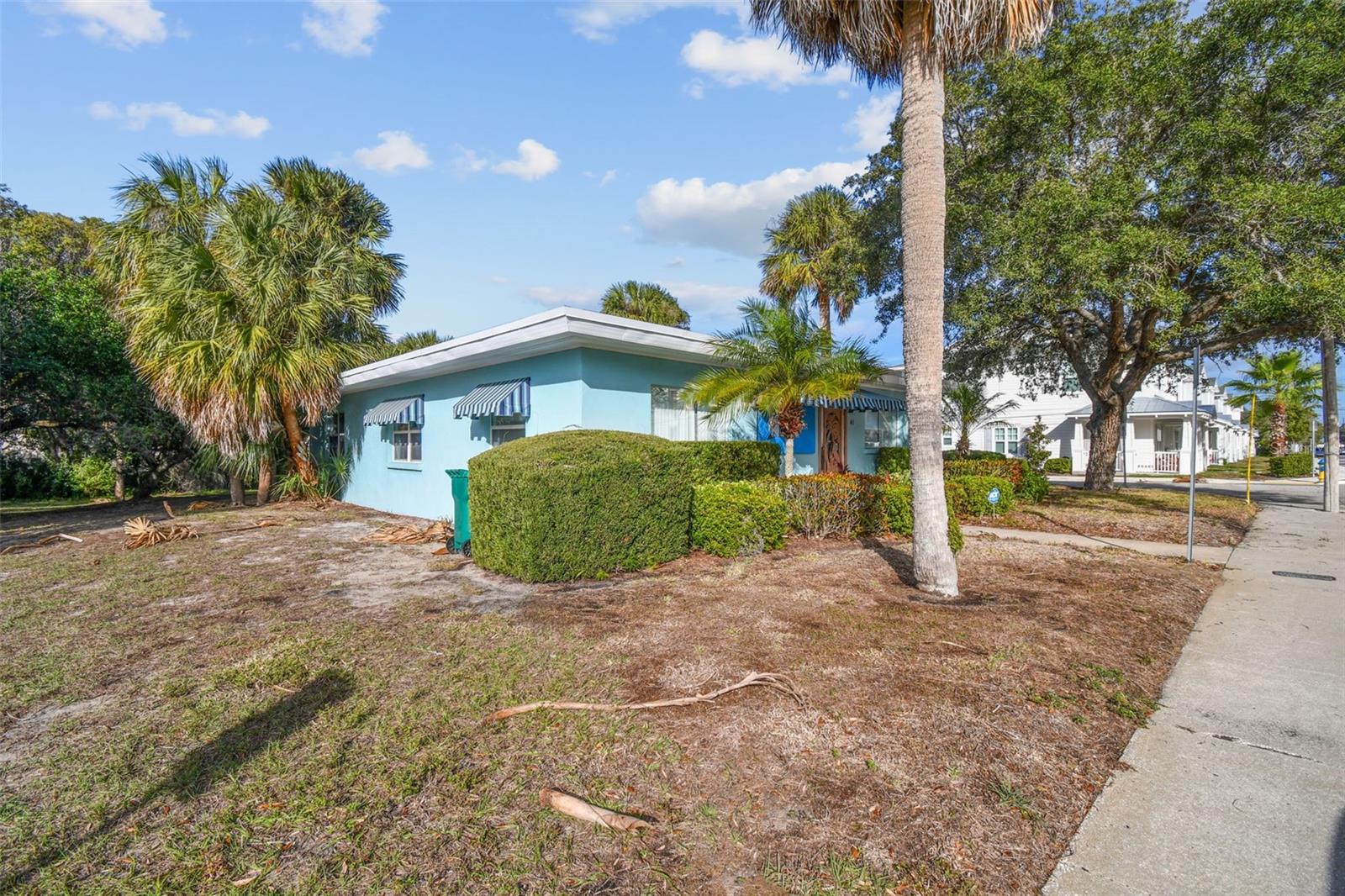 LITTLE GREECE - Commercial Sale