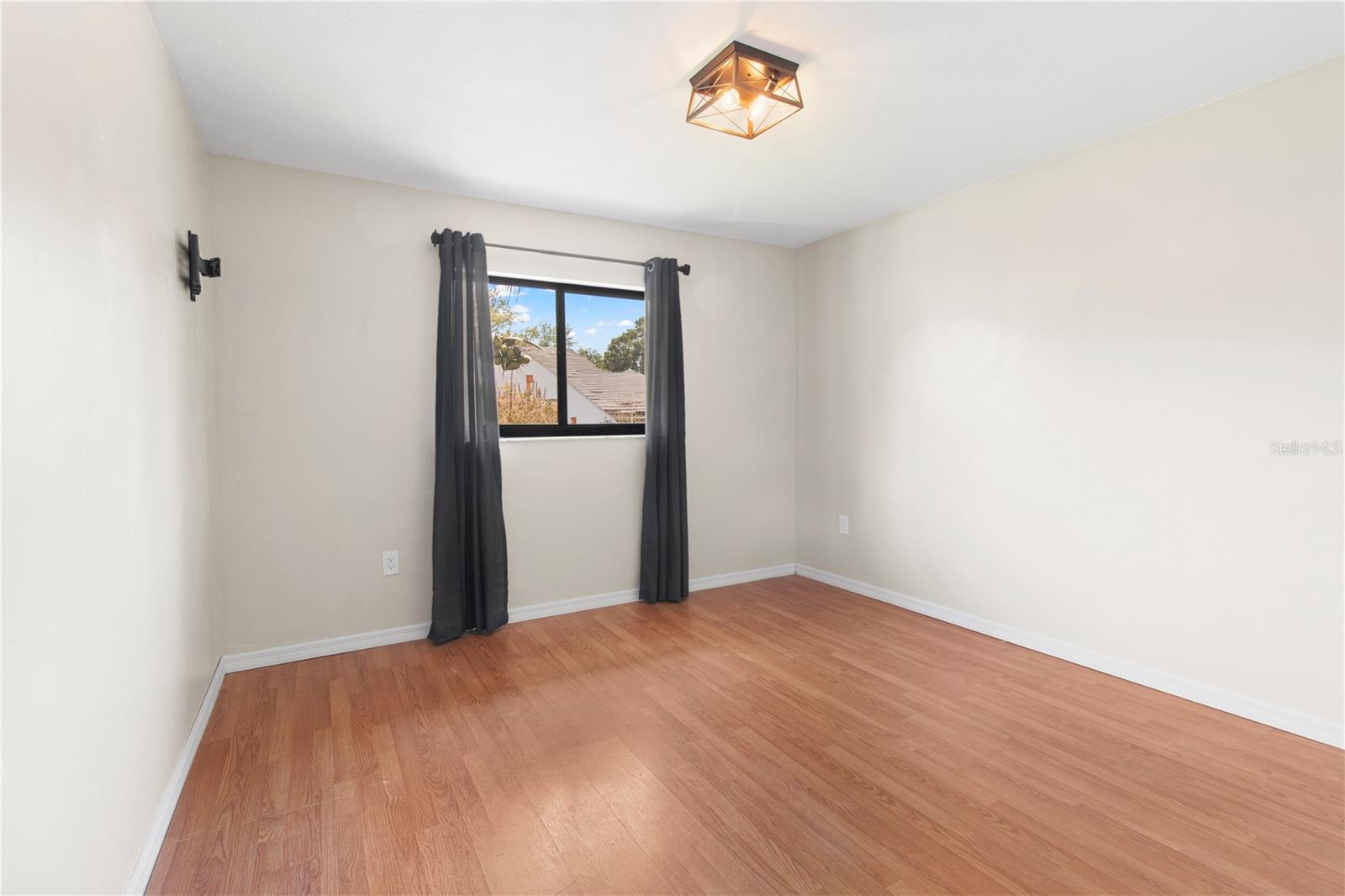 GLENBROOKE III - Residential