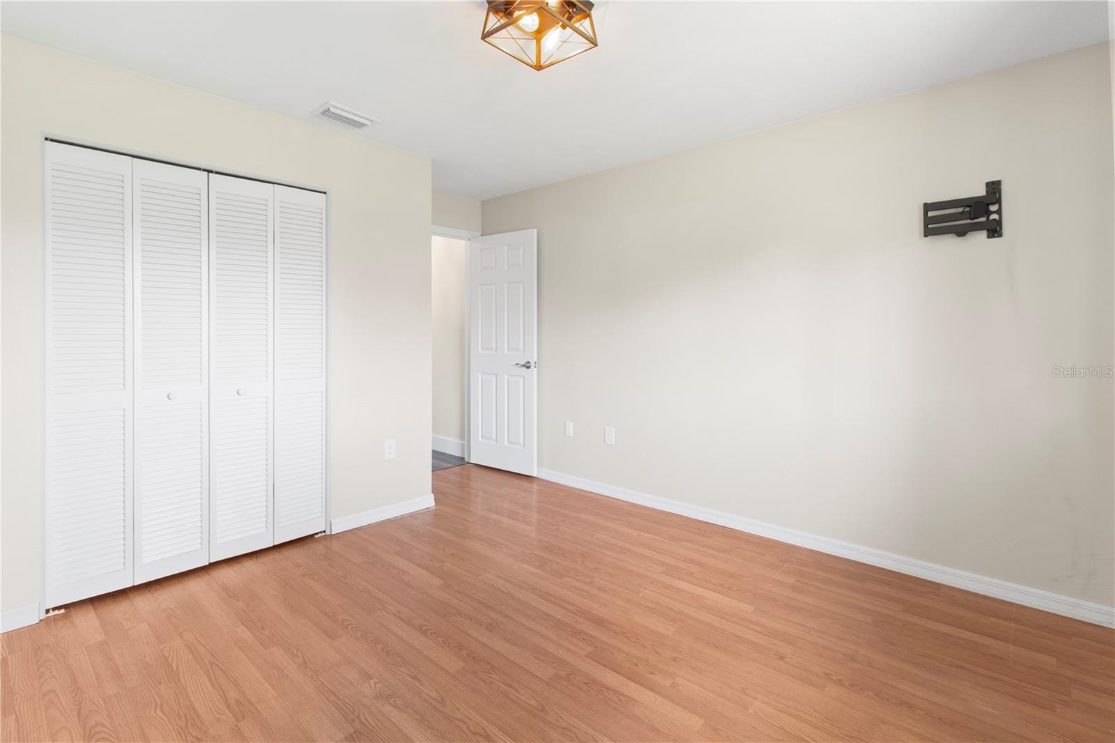 GLENBROOKE III - Residential