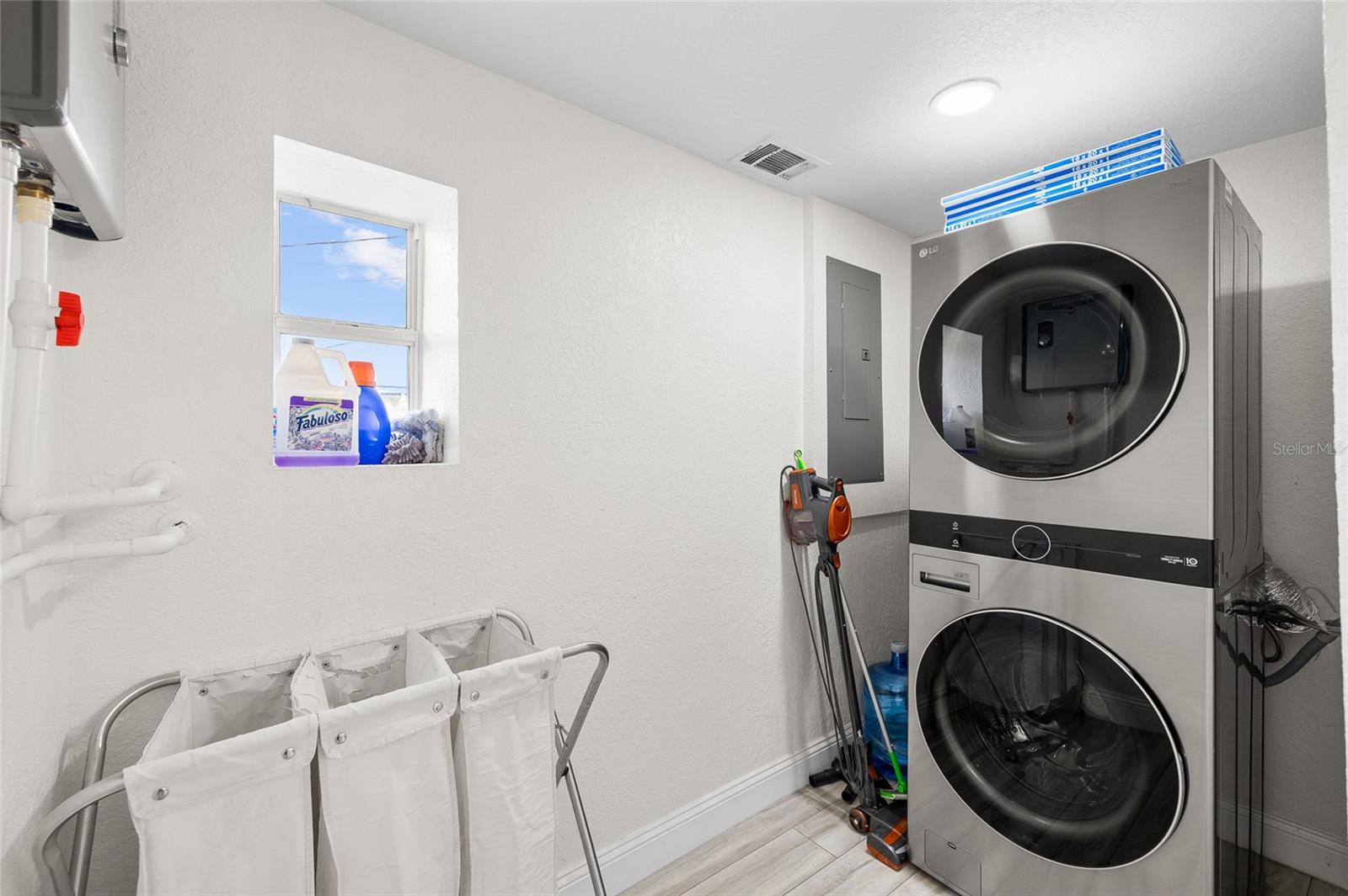 SUMMIT GROVE - Residential Lease