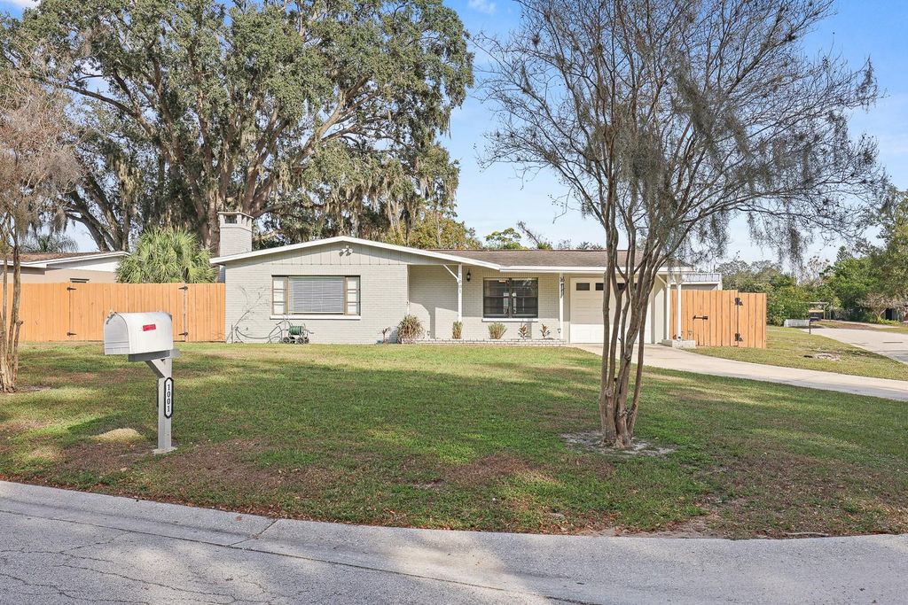 Photo of 1001 Alpine Drive, Brandon, FL 33510 (MLS # TB8460381)
