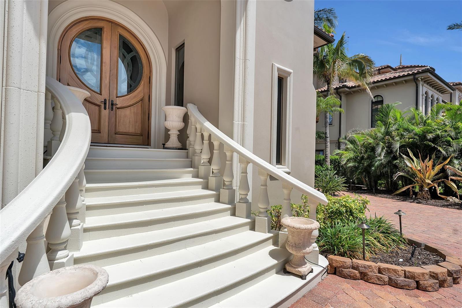 1372 HARBOR DRIVE