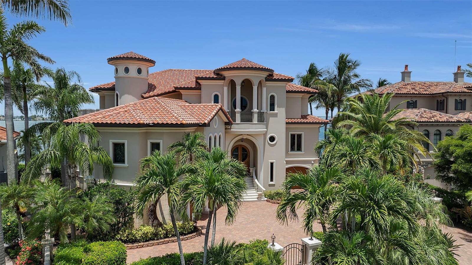 1372 HARBOR DRIVE