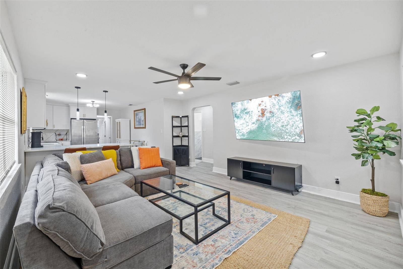 843 QUEENSBORO AVENUE S