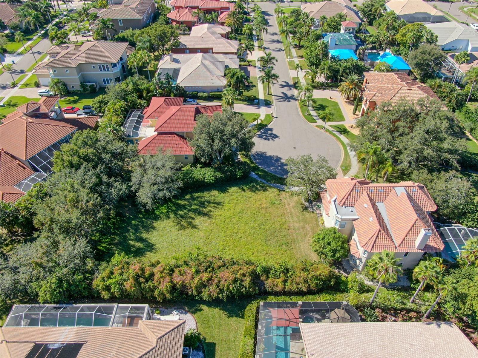 5913 LA ROSA LANE