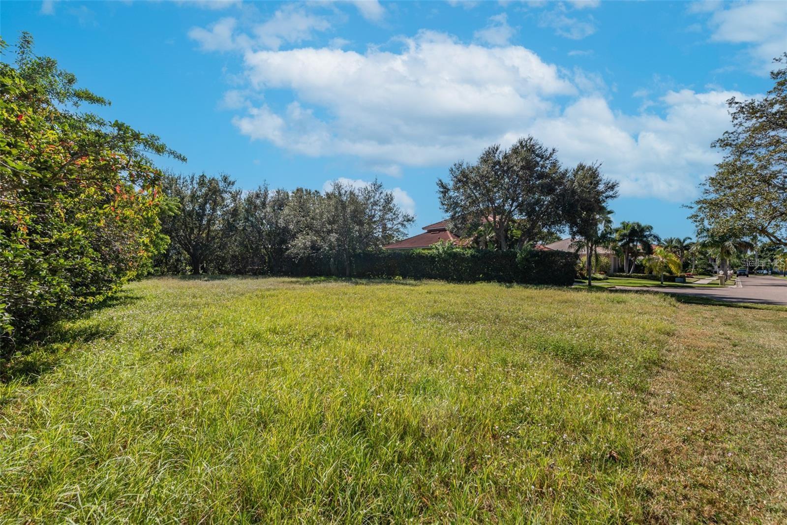 5913 LA ROSA LANE