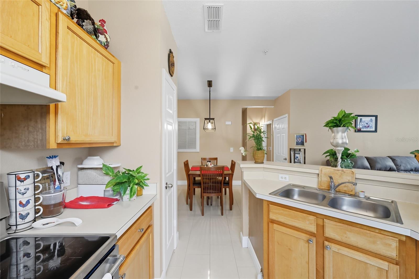 CENTRAL PARK ON LEE VISTA CONDOMINIUM - Residential
