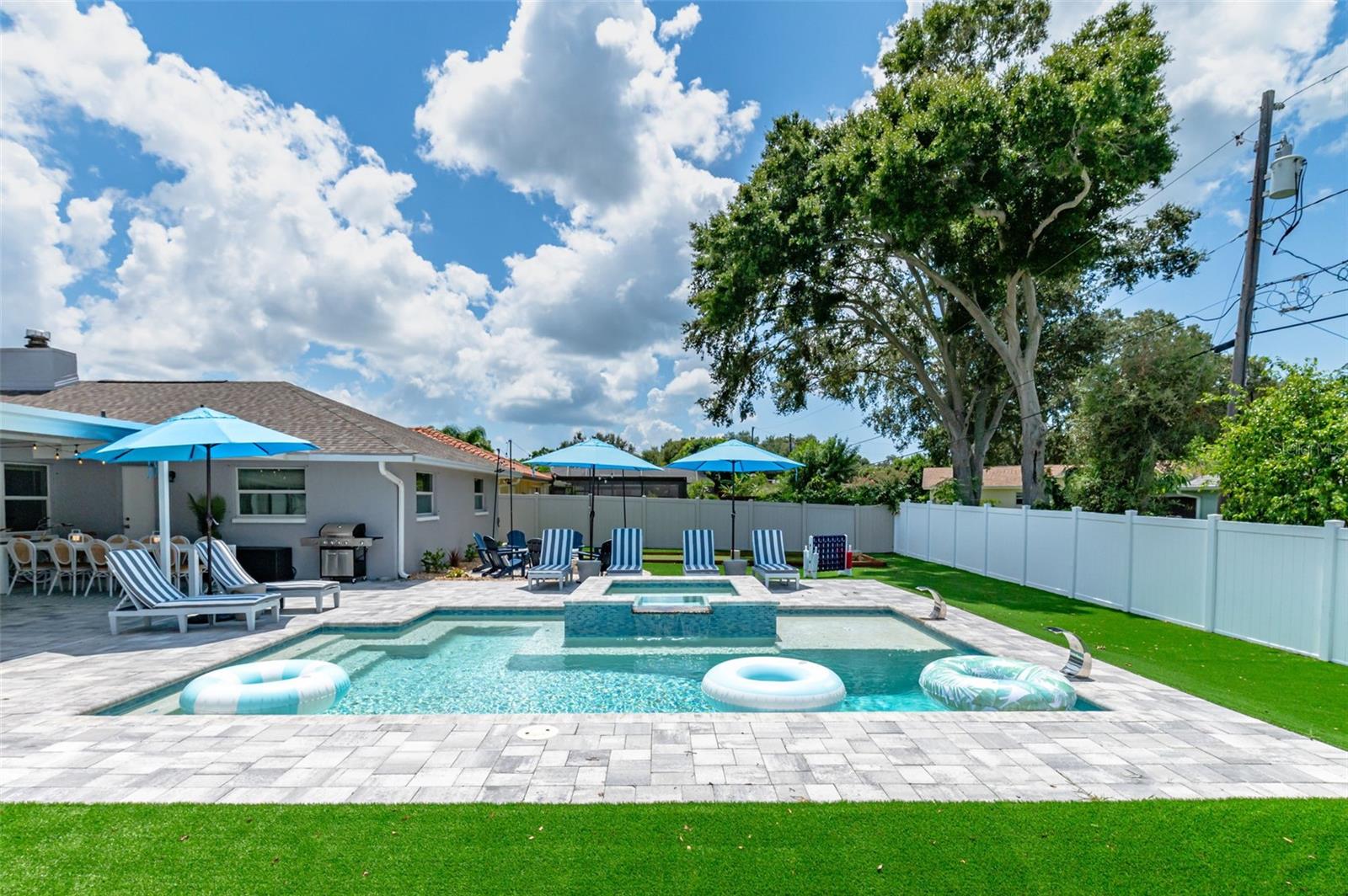 FOX COURT - Residential