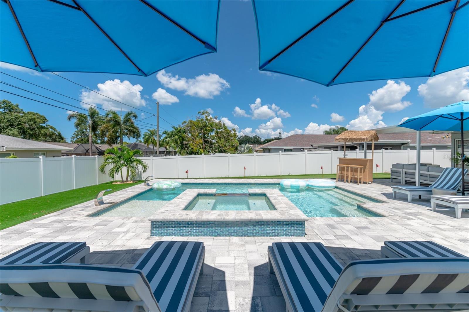 FOX COURT - Residential