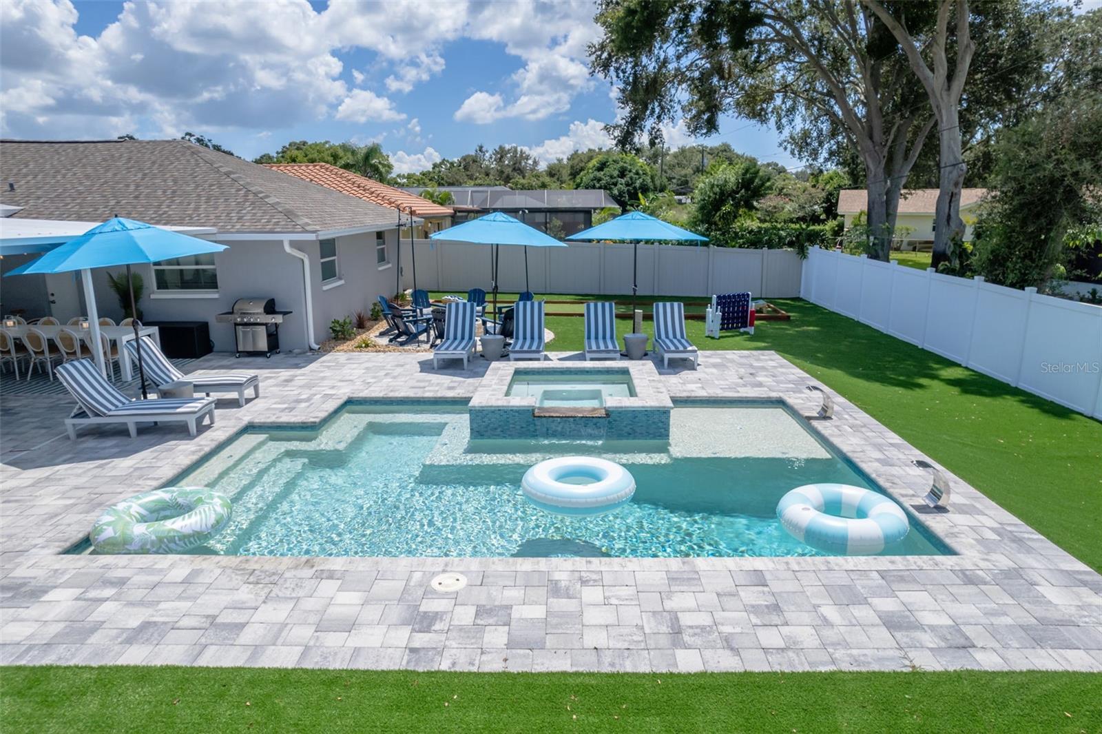 FOX COURT - Residential