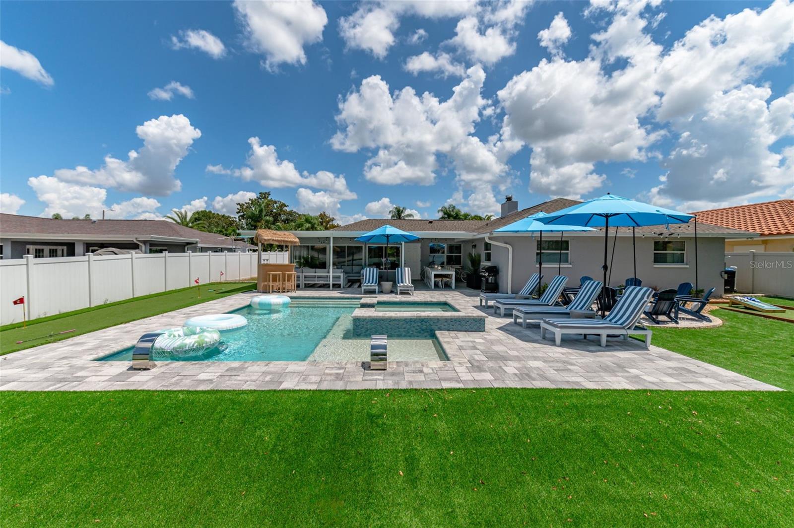 FOX COURT - Residential