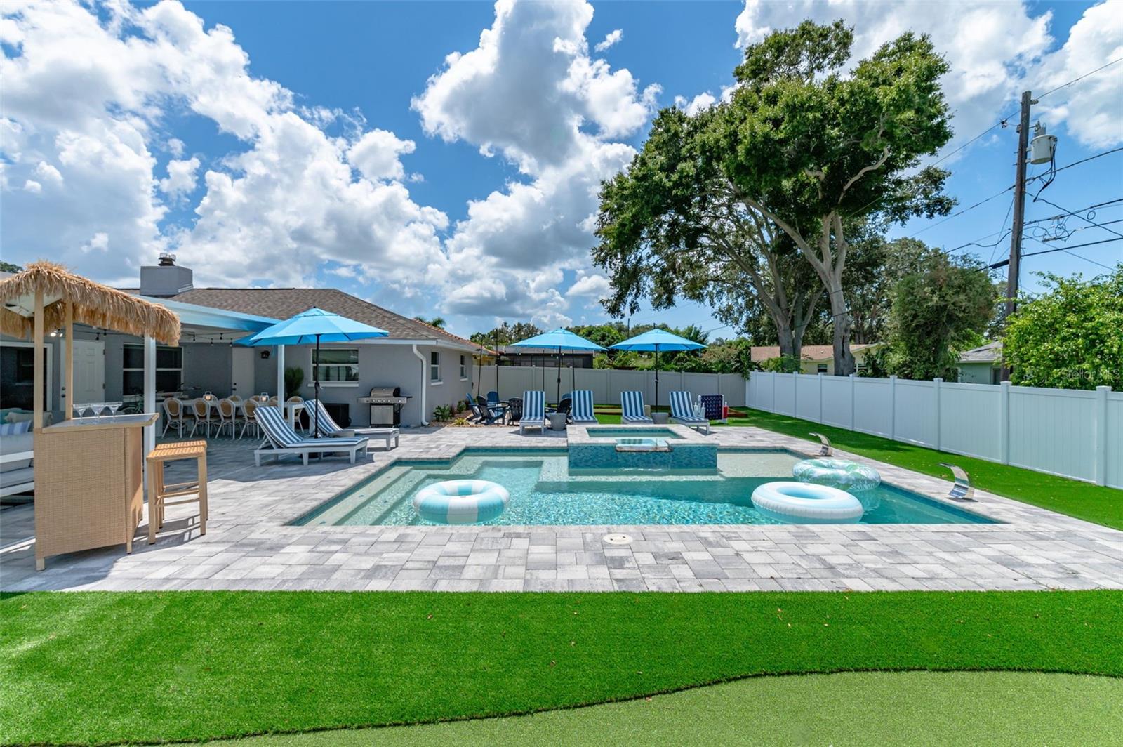FOX COURT - Residential