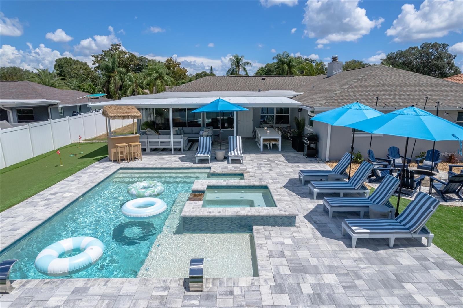 FOX COURT - Residential