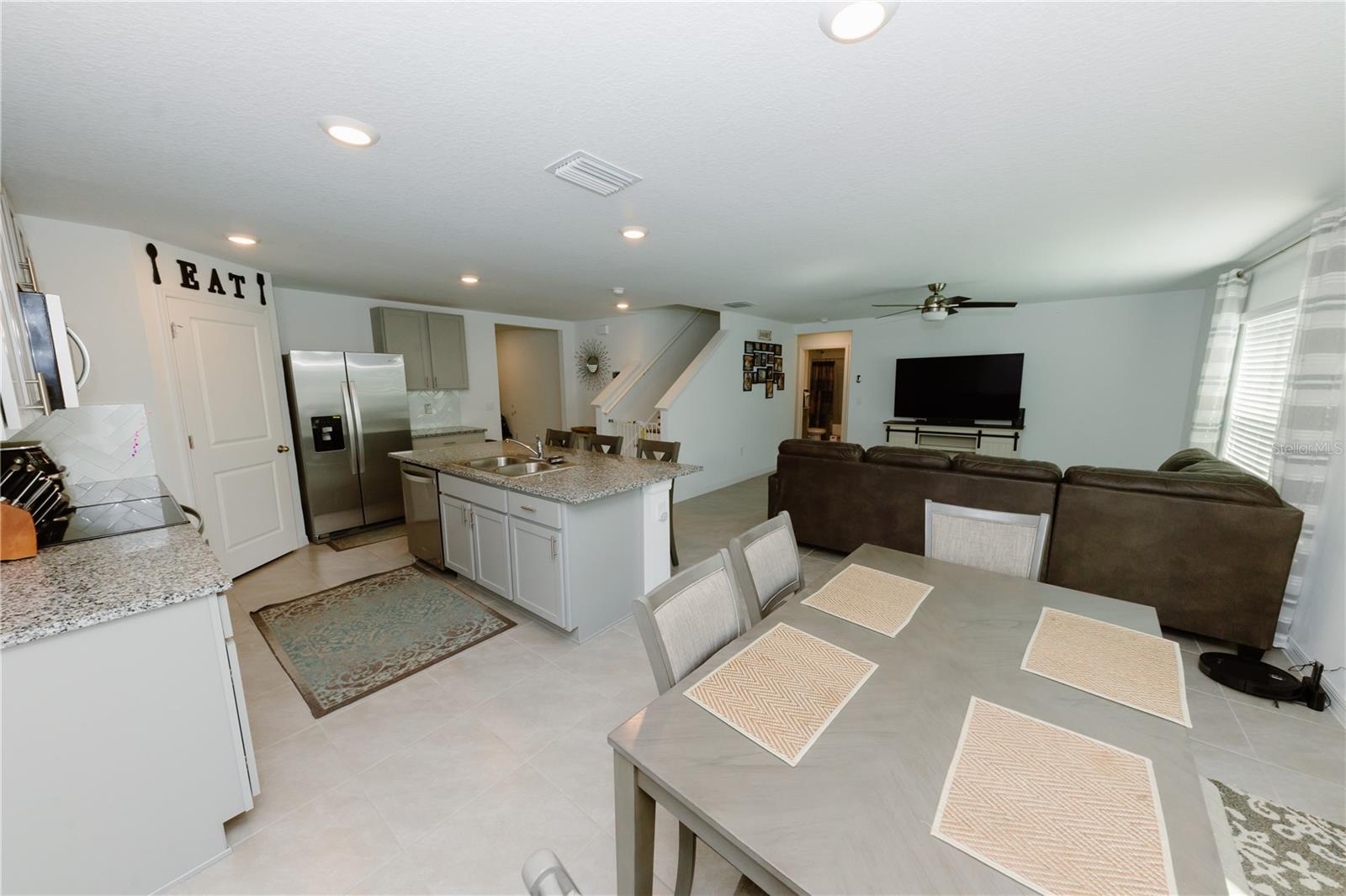 7711 ROSEWOOD GARDEN LOOP