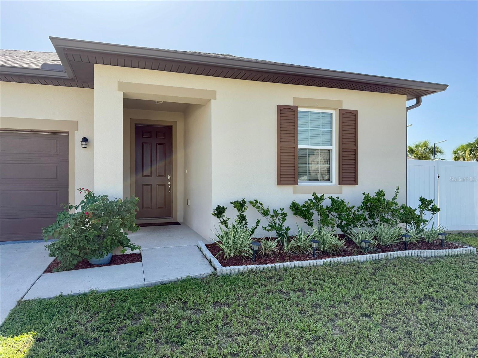 1685 GENTLE BREEZE DRIVE