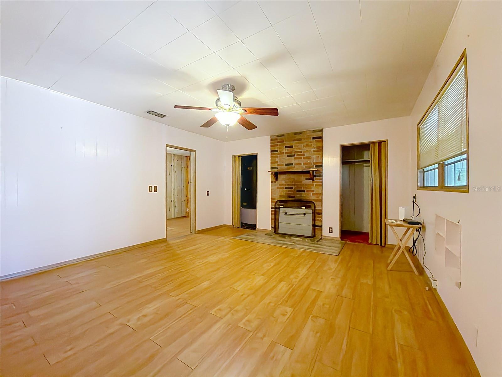 LADY LAKE CARLTORA - Residential