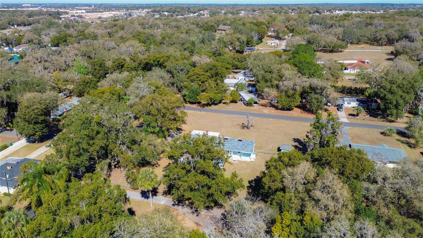 LADY LAKE CARLTORA - Residential