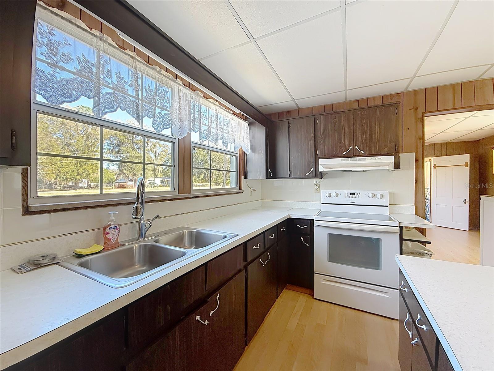 LADY LAKE CARLTORA - Residential