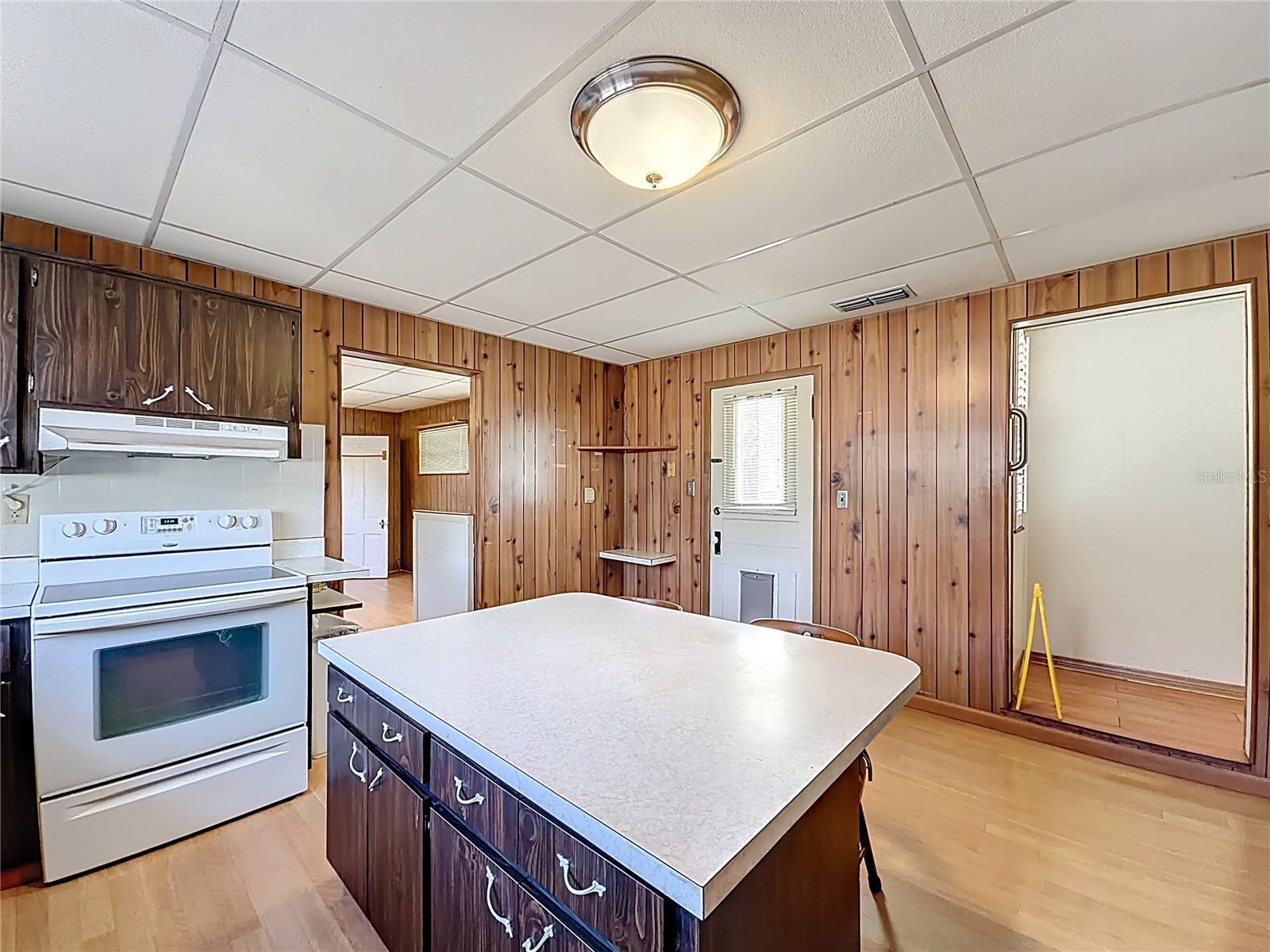 LADY LAKE CARLTORA - Residential