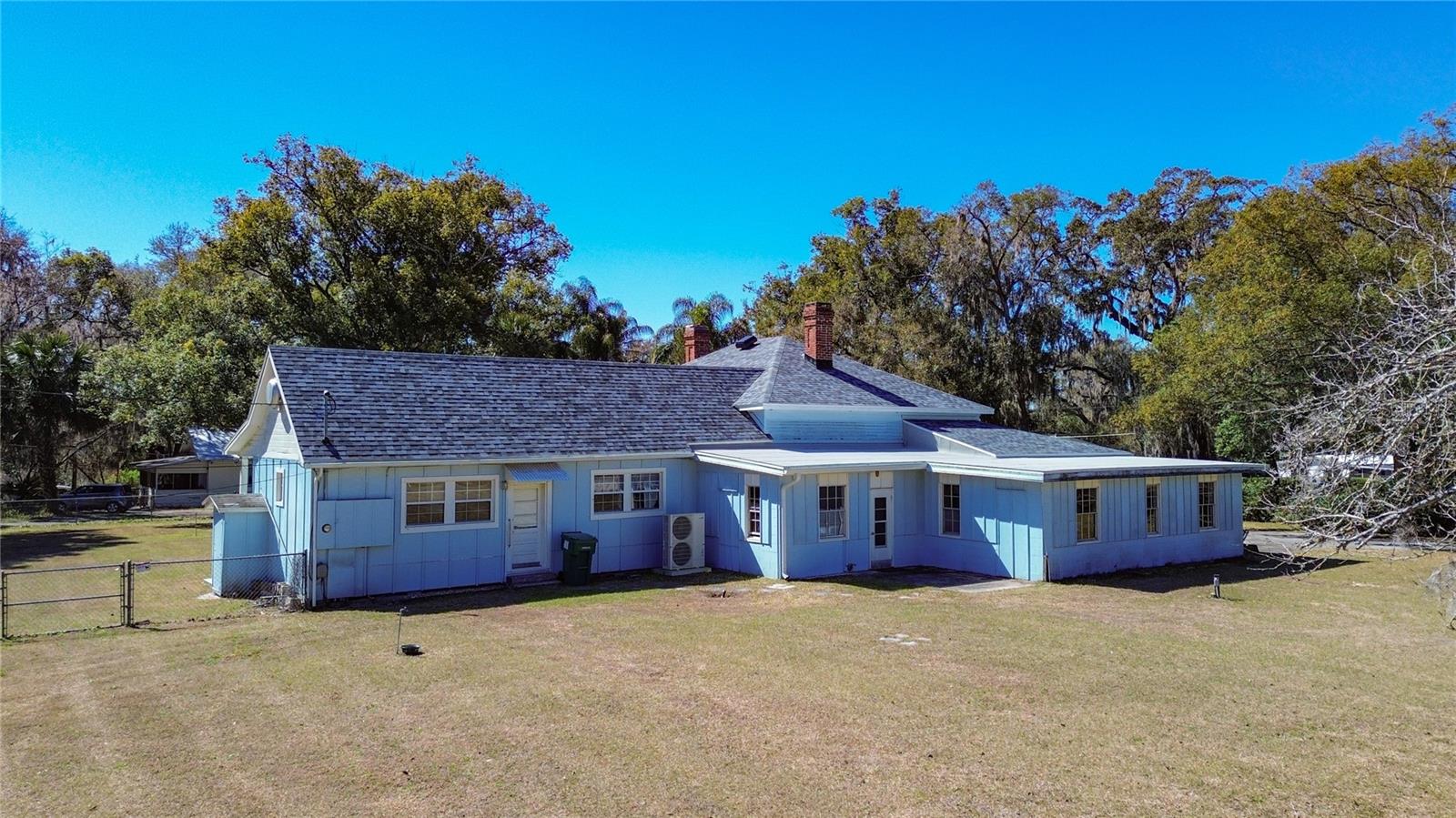 LADY LAKE CARLTORA - Residential