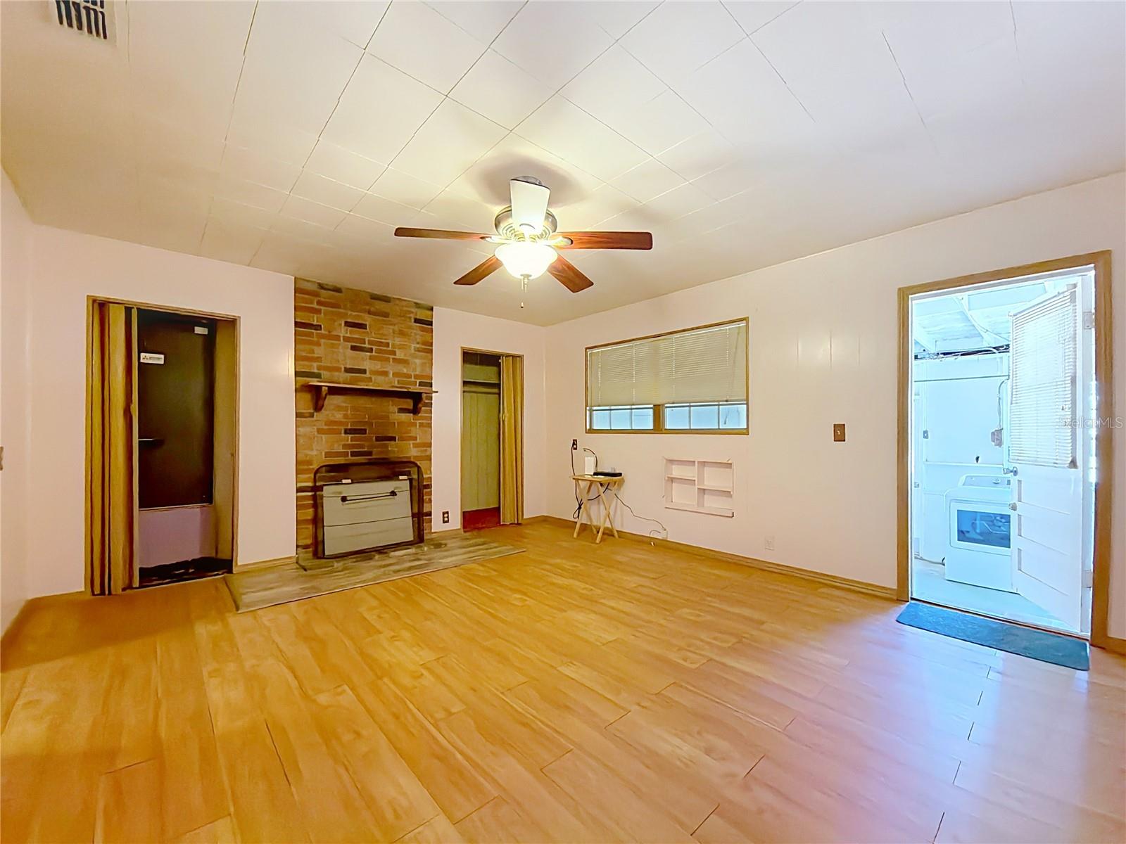 LADY LAKE CARLTORA - Residential