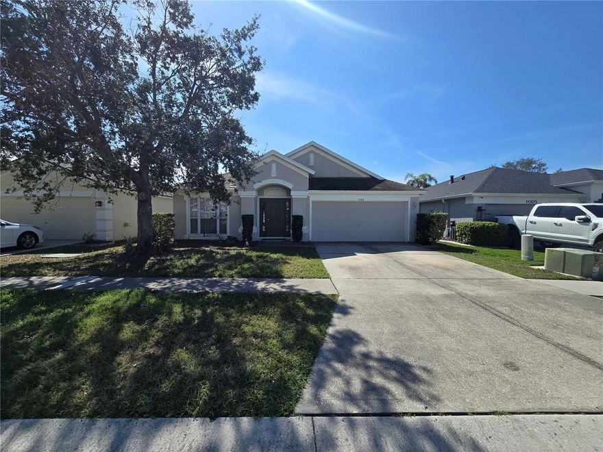 Well maintained home! A large living/dining room combination is great for entertaining. The kitchen is spacious with oak cabinets and stainless steel appliances. It has a separate breakfast area. The master suite has a large walk-in closet, and the master bath has a garden tub and separate shower plus two vanities. The family room opens to a large enclosed lanai with sliding vinyl panels and screening for year-round comfort. Beautiful pond and conservation views. South Ridge is a small community close to Westfield Mall, The Leroy Selmon Expressway and I-75.