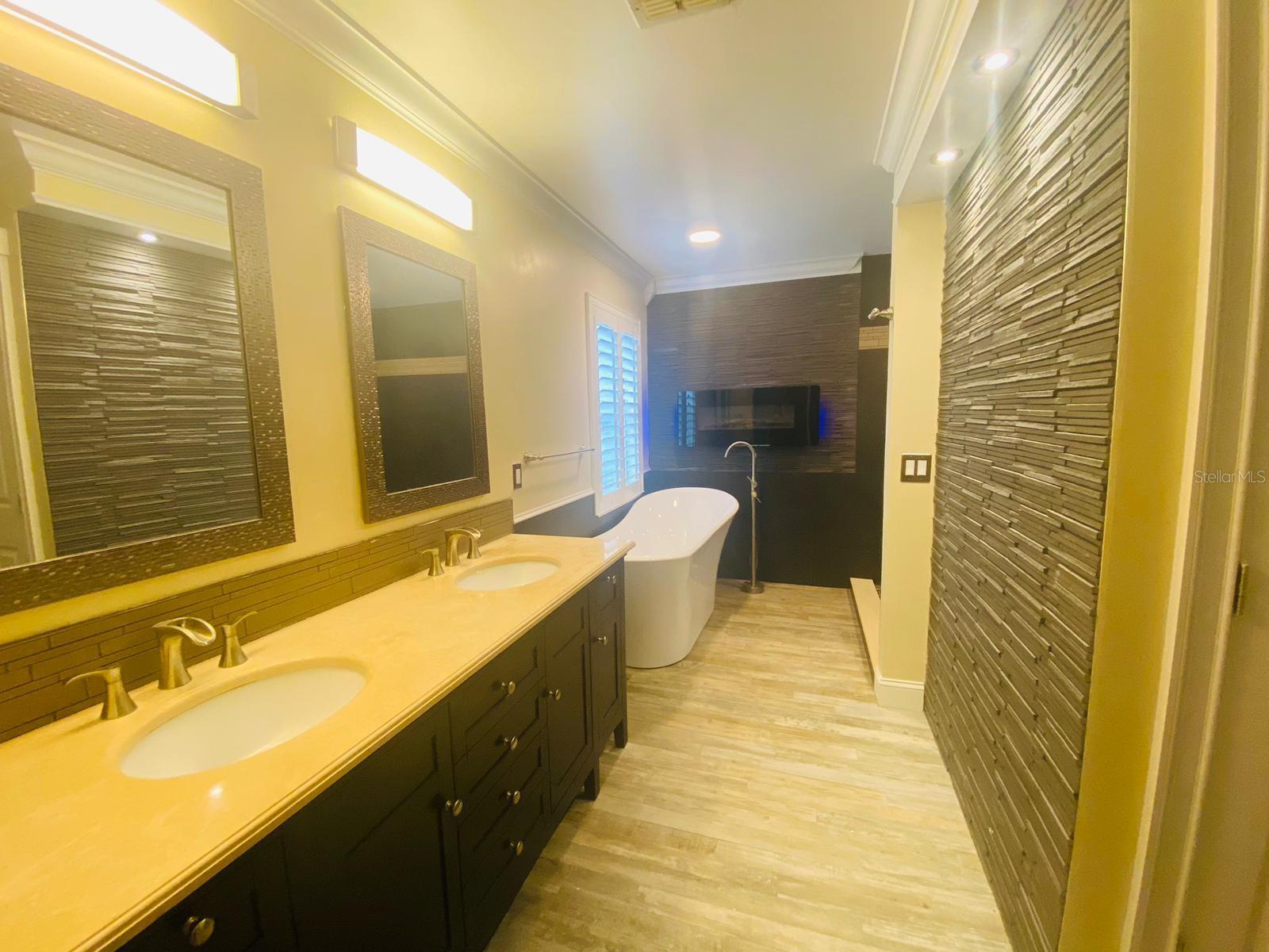 CARILLON TR 301 AT - Residential Lease