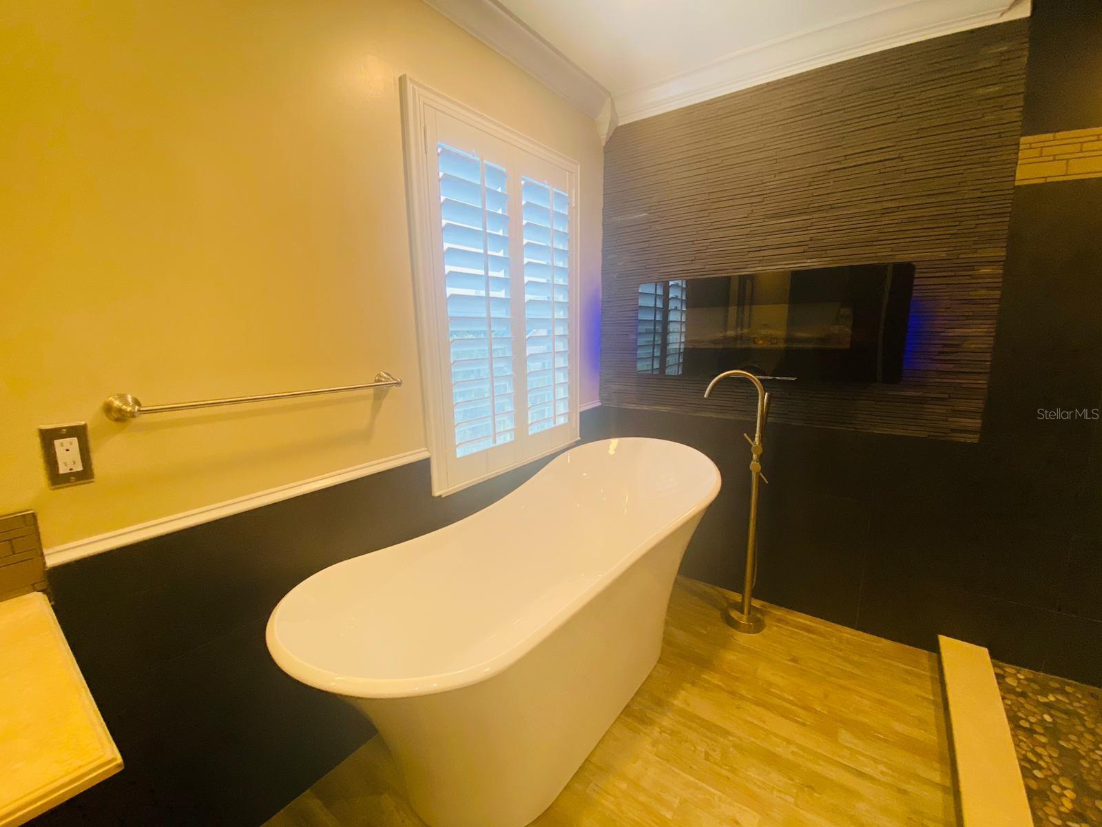 CARILLON TR 301 AT - Residential Lease