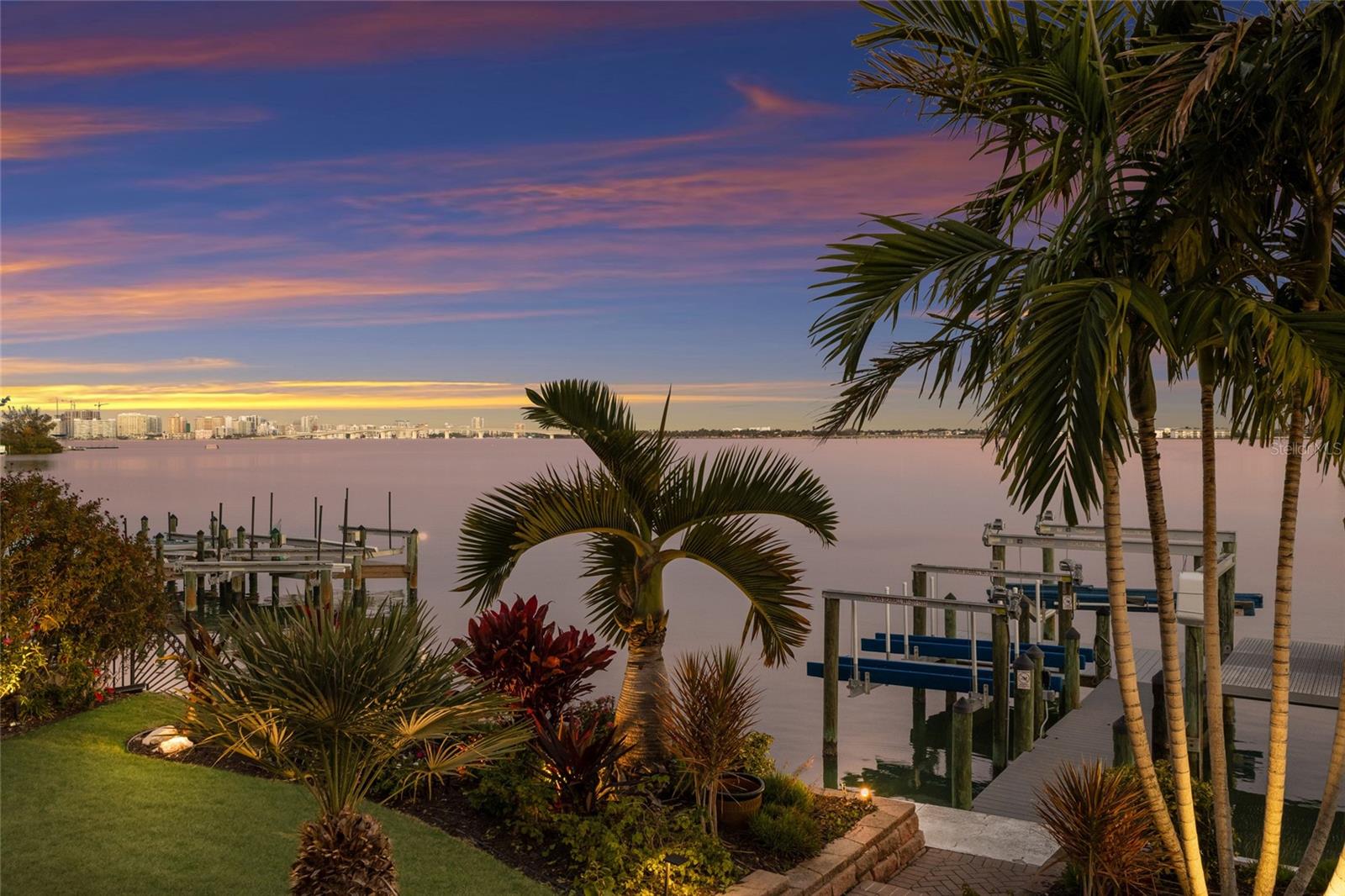 1418 JOHN RINGLING PARKWAY