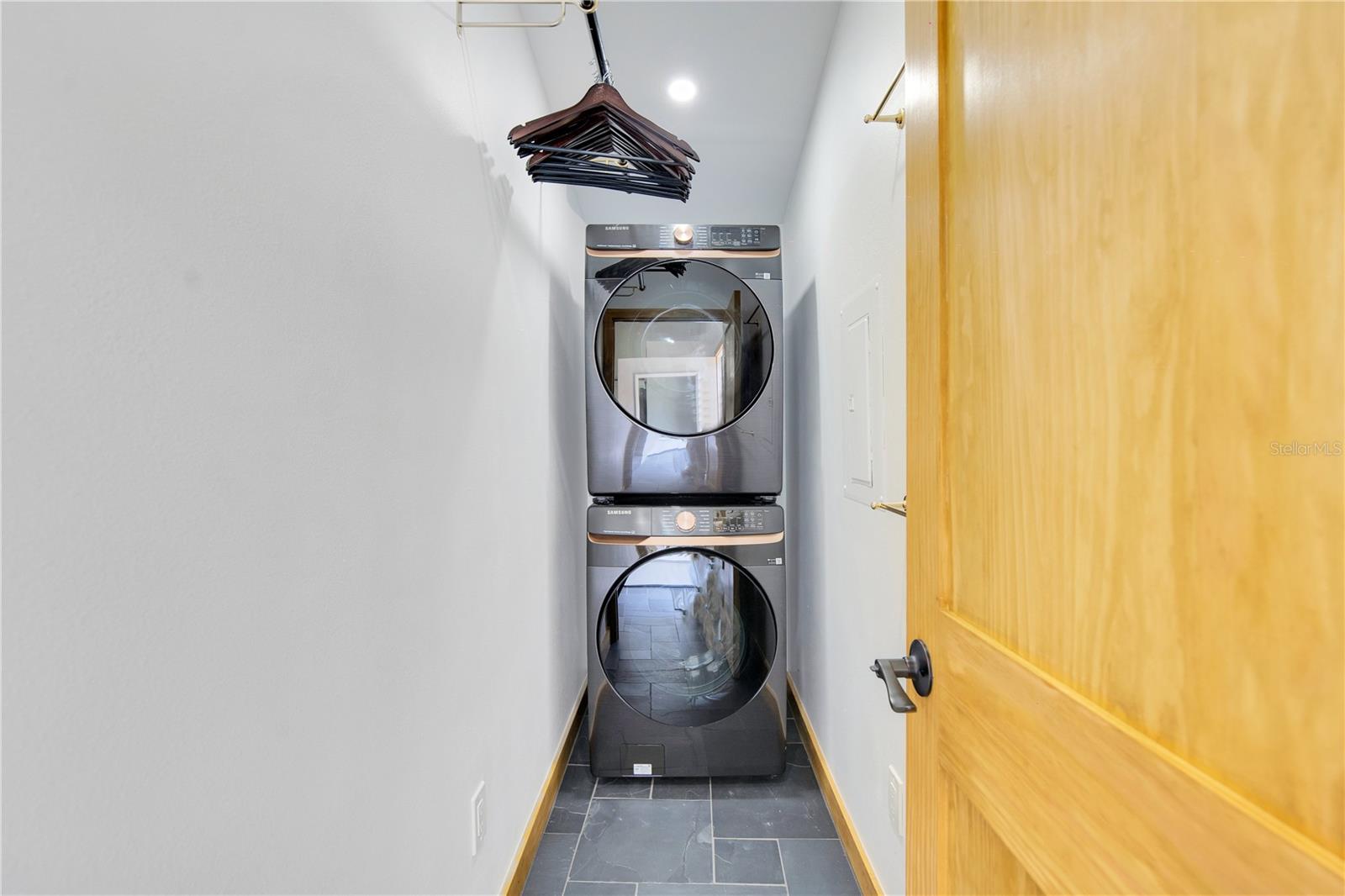 BOUSTAN A REP 49 13 - Residential