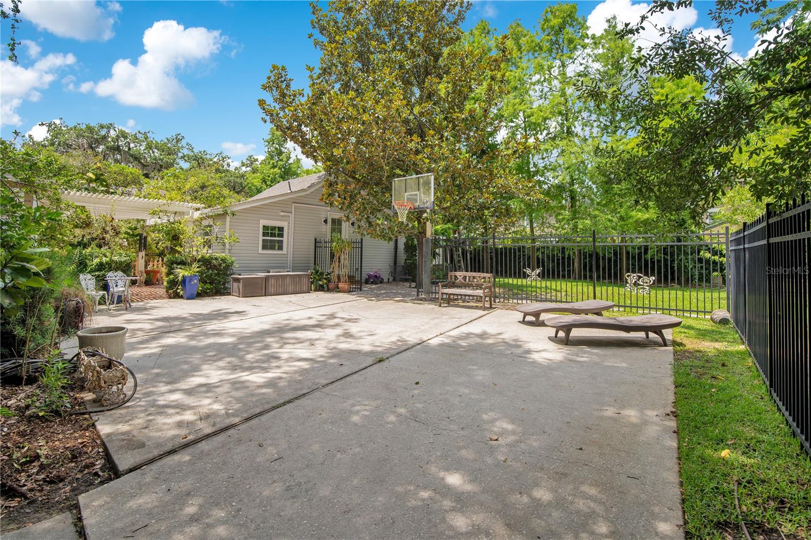 BOUSTAN A REP 49 13 - Residential