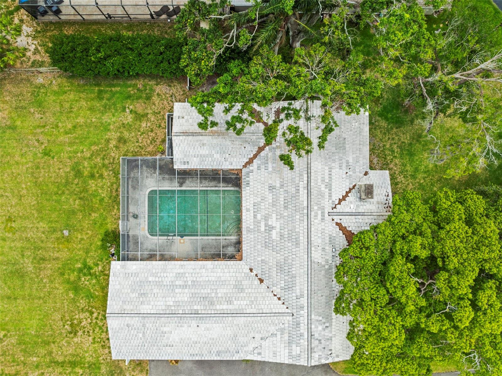 1675 ROBIN HOOD LANE