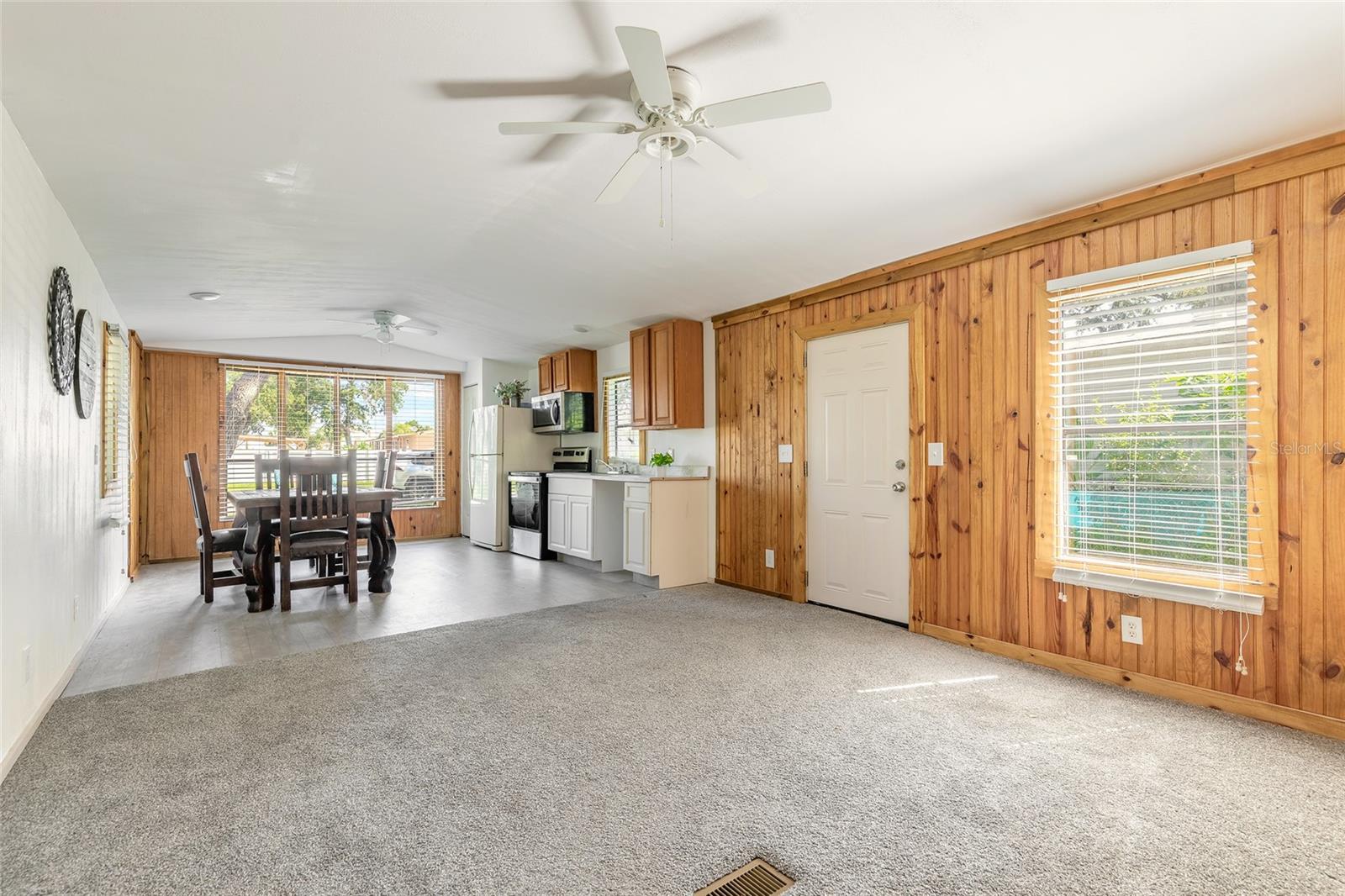 SOUTH WATERFRONT PARK - Residential