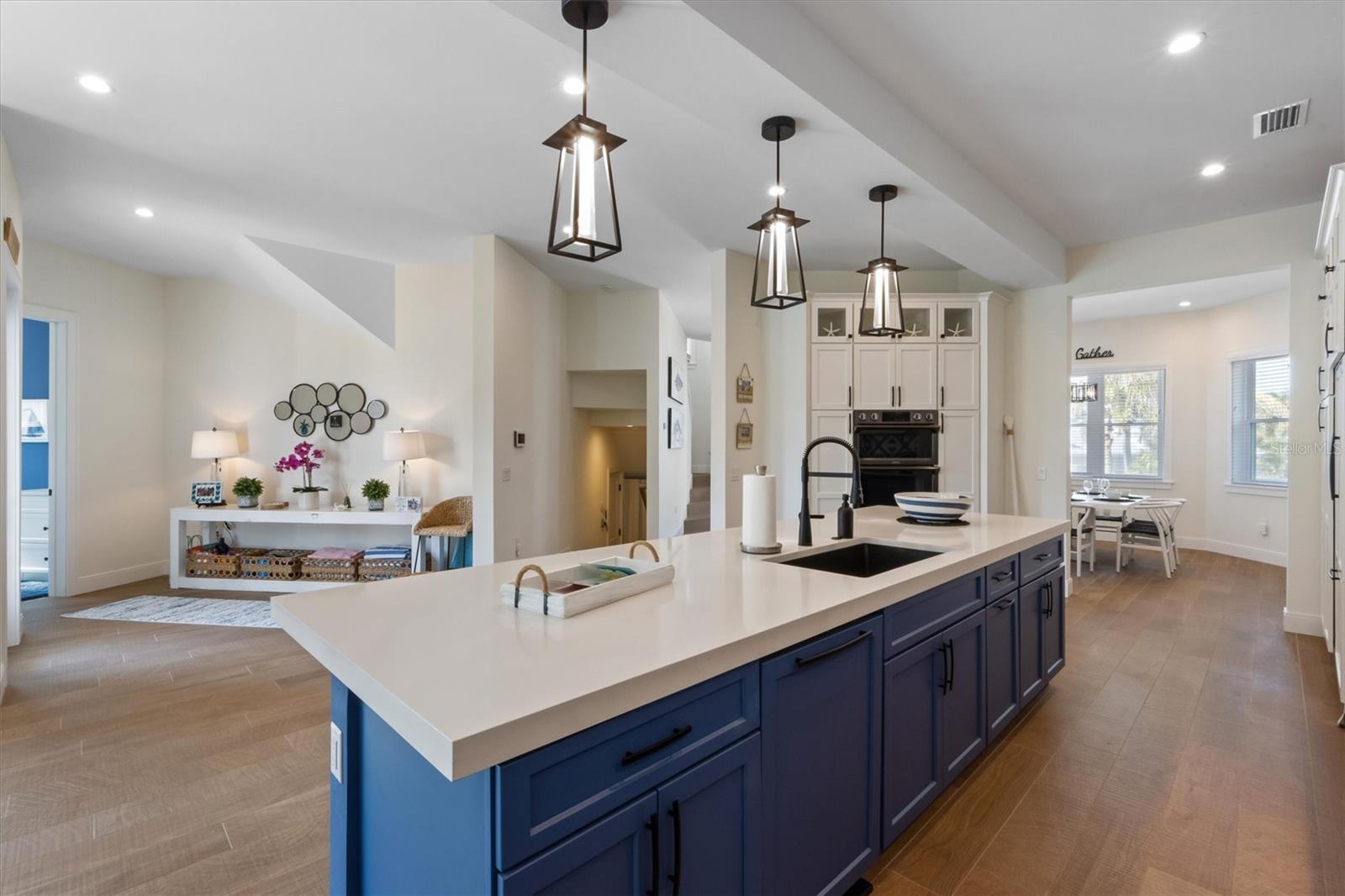 ISLAND RETREATS - Residential