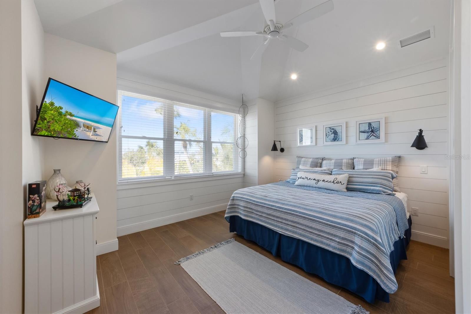 ISLAND RETREATS - Residential