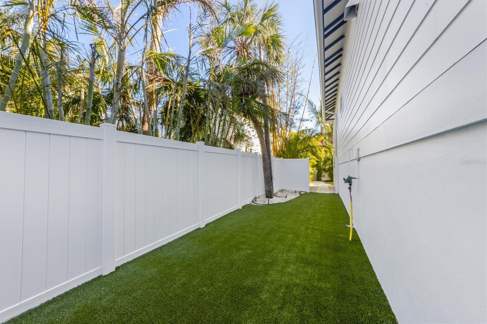 ISLAND RETREATS - Residential