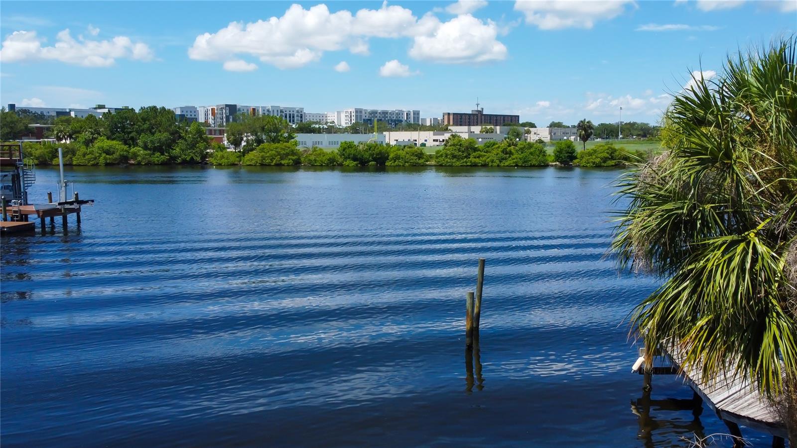 N RIVERSIDE DRIVE