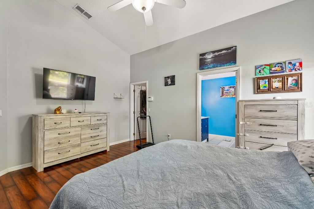 CEDAR GLEN OF ALOMA WOODS - Residential
