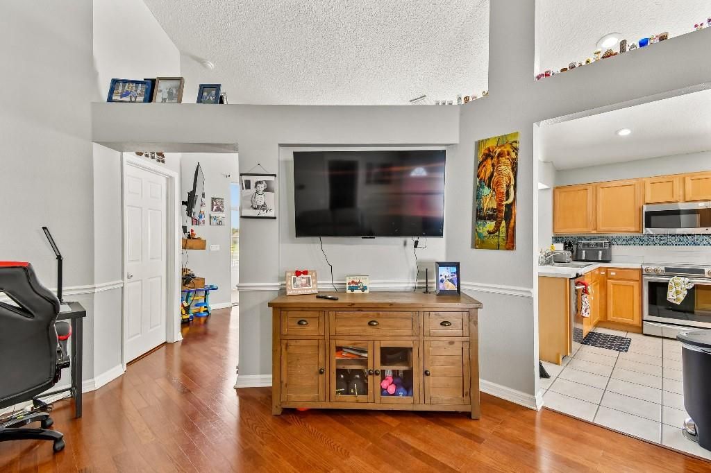 Photo of 2708 Bellewater Place, Oviedo, FL 32765 (MLS # TB8510064)