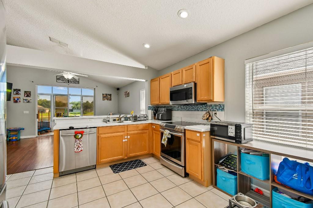 CEDAR GLEN OF ALOMA WOODS - Residential