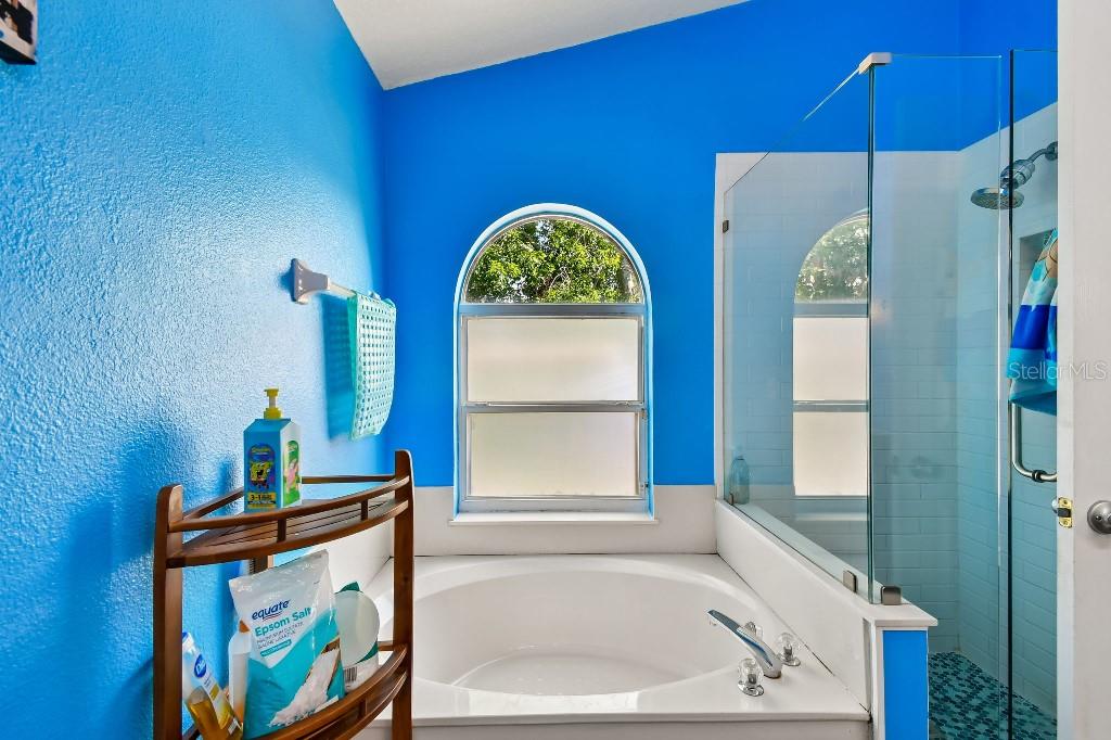 CEDAR GLEN OF ALOMA WOODS - Residential
