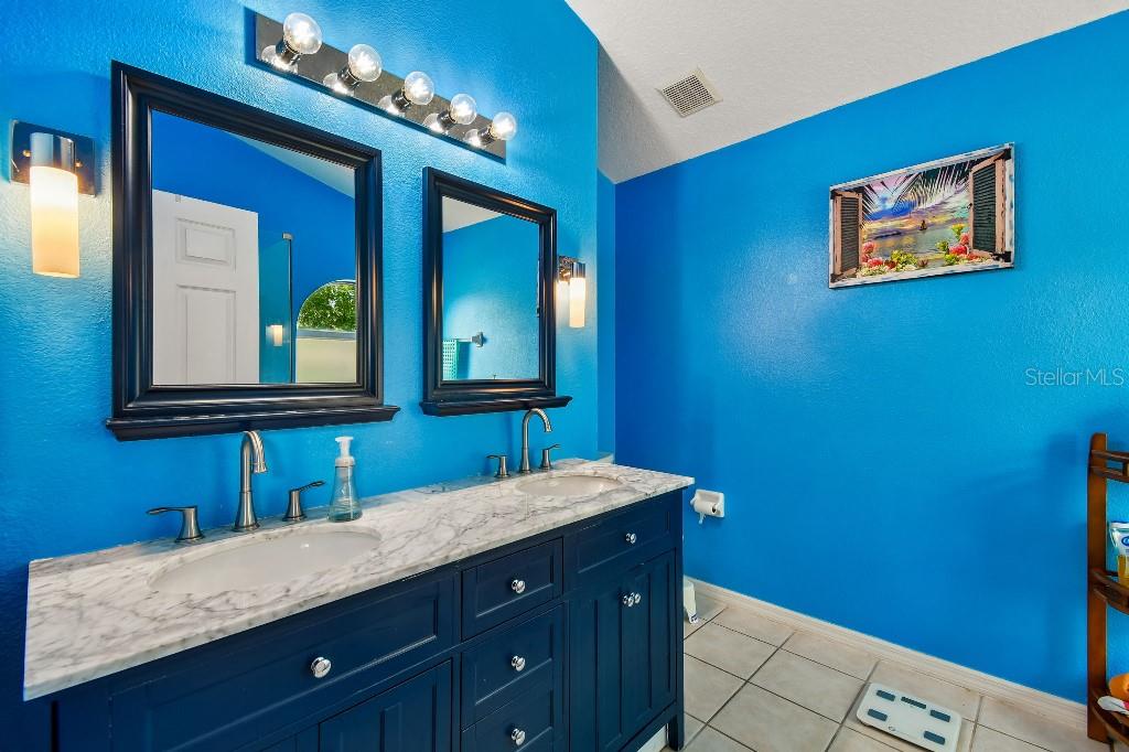 CEDAR GLEN OF ALOMA WOODS - Residential