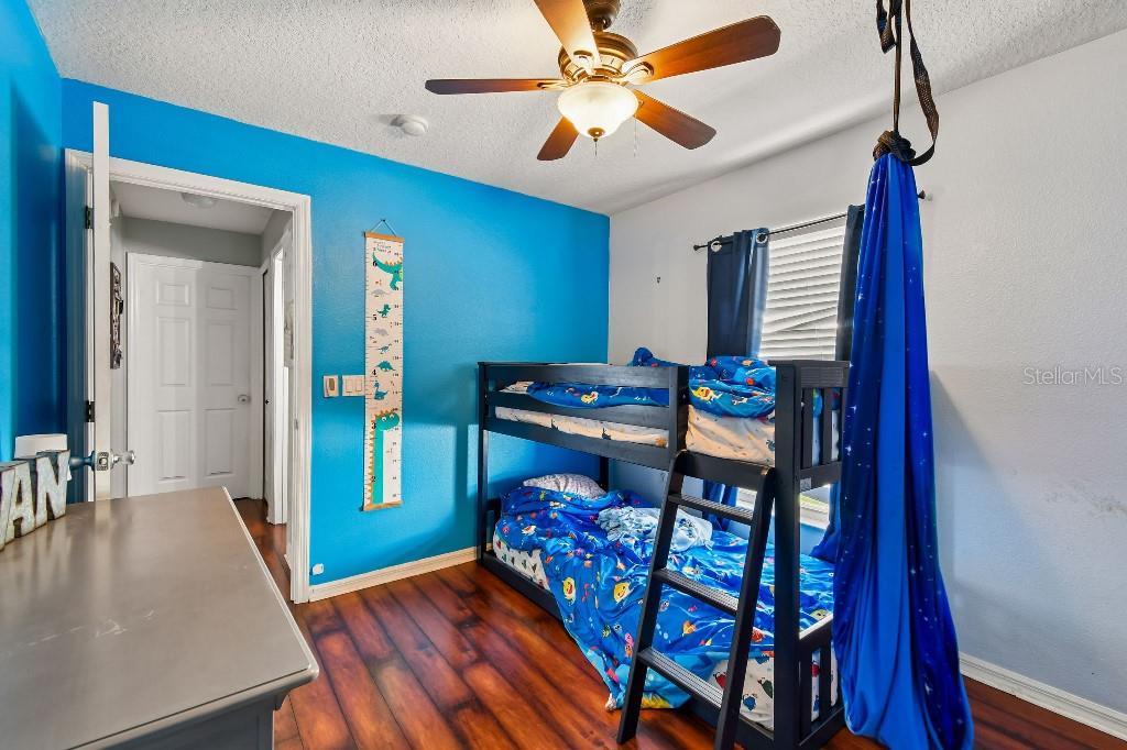 CEDAR GLEN OF ALOMA WOODS - Residential