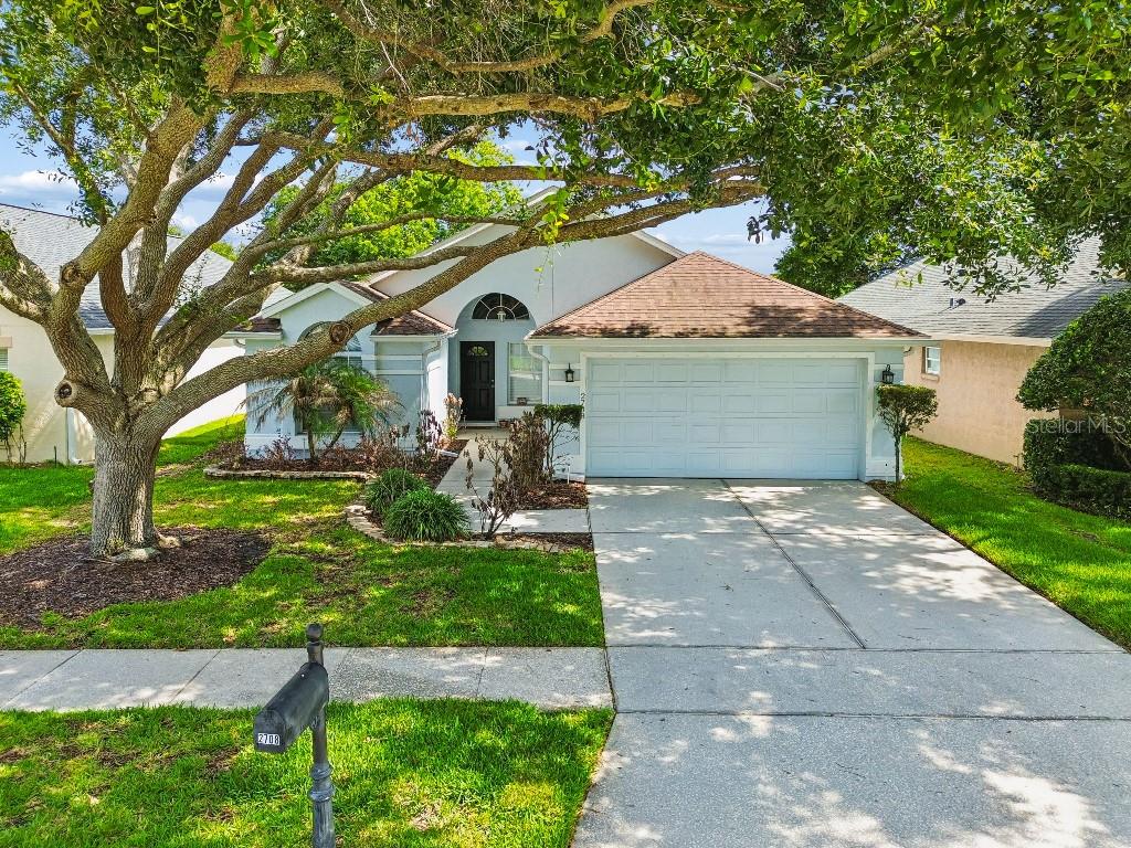 CEDAR GLEN OF ALOMA WOODS - Residential