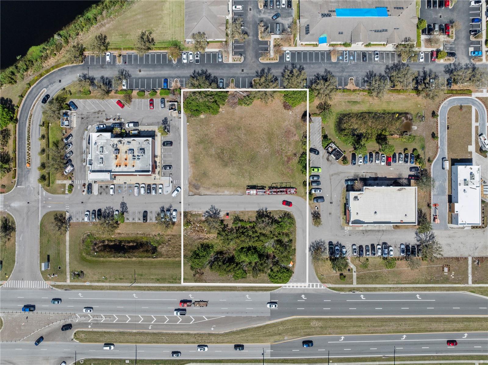 Commercial vacant lot. Ready to build.