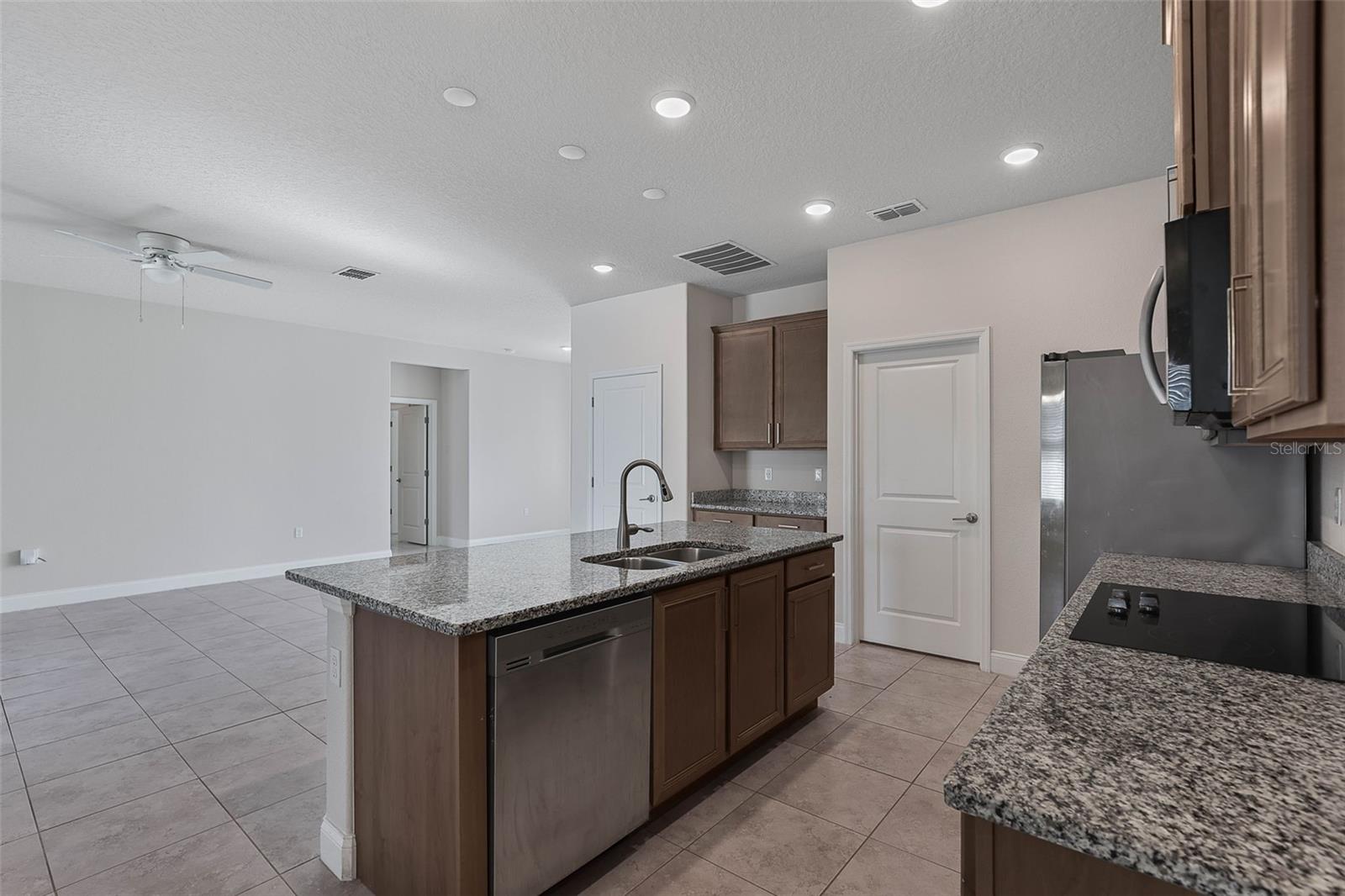 FOREST GROVE BUS CENTER - Residential