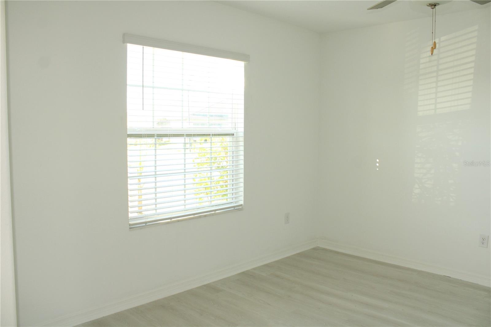 PRAVELA - Residential Lease