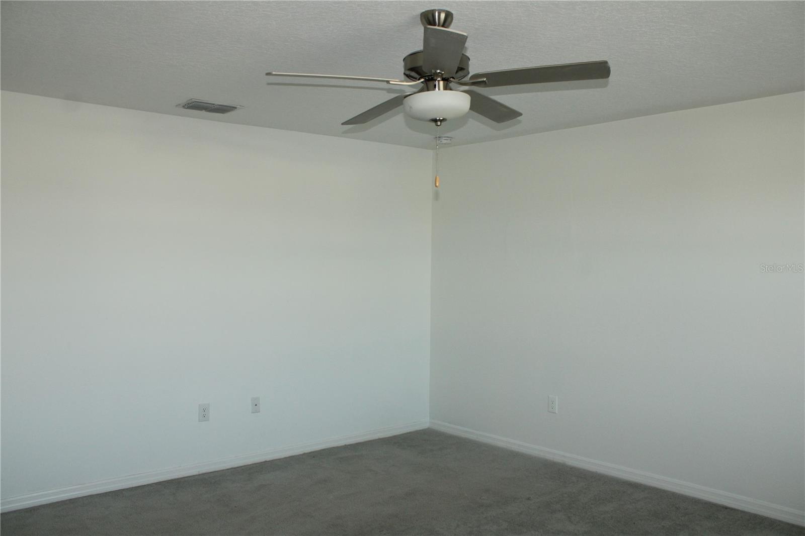 PRAVELA - Residential Lease