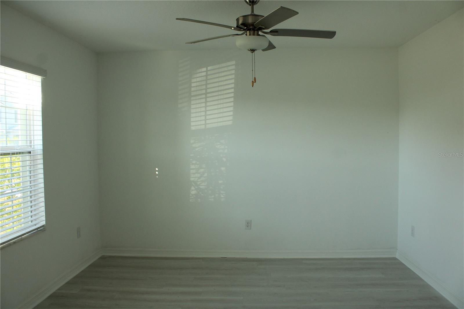 PRAVELA - Residential Lease